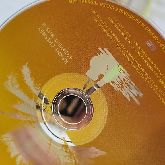 Kenny Chesney Greatest Hits 2 2010 CD good condition - Picture 6 of 7